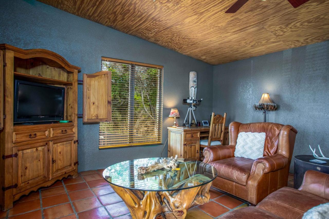 Antler Run Ranch Cabin Pipe Creek Exterior photo